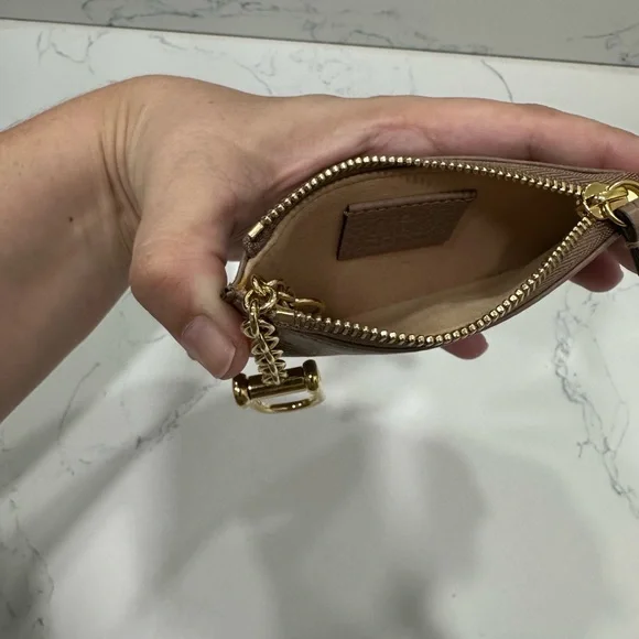 NEW GUCCI 2022 Marmont textured leather coin purse - Picture 6 of 8